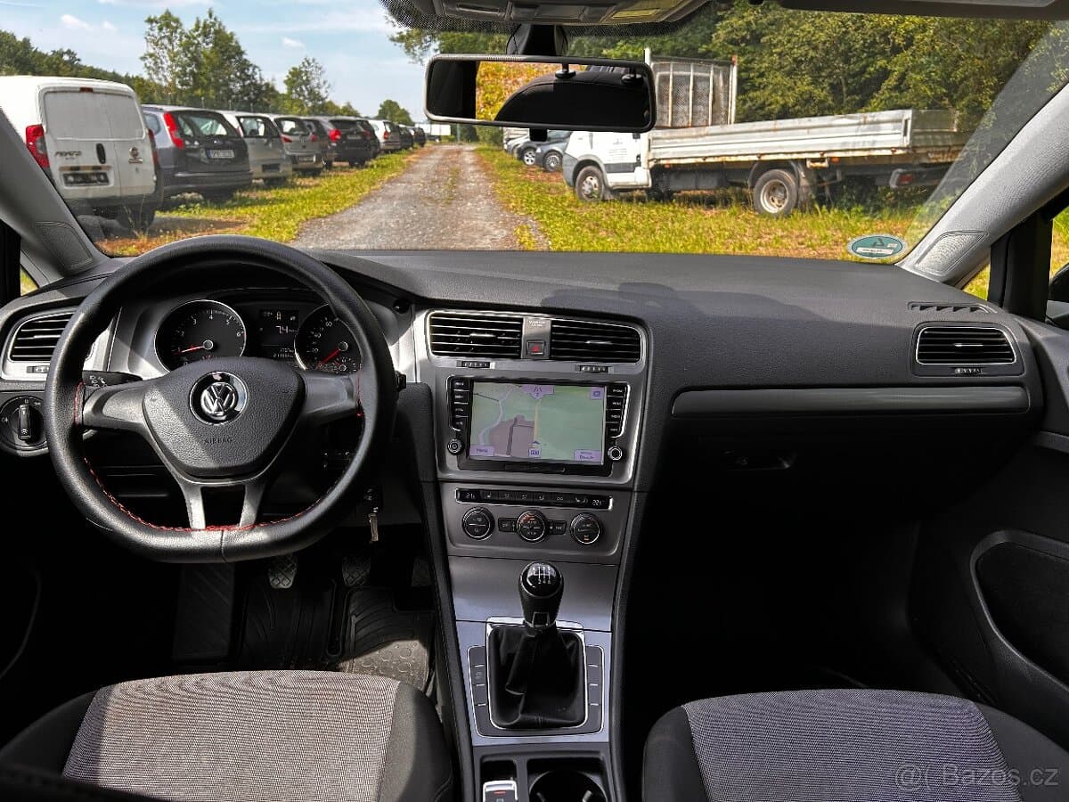 2013 Volkswagen GOLF - 9