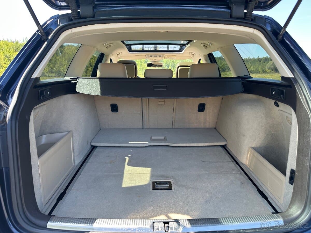 2011 Volkswagen PASSAT - 9