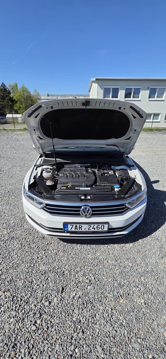 2019 Volkswagen PASSAT - 9