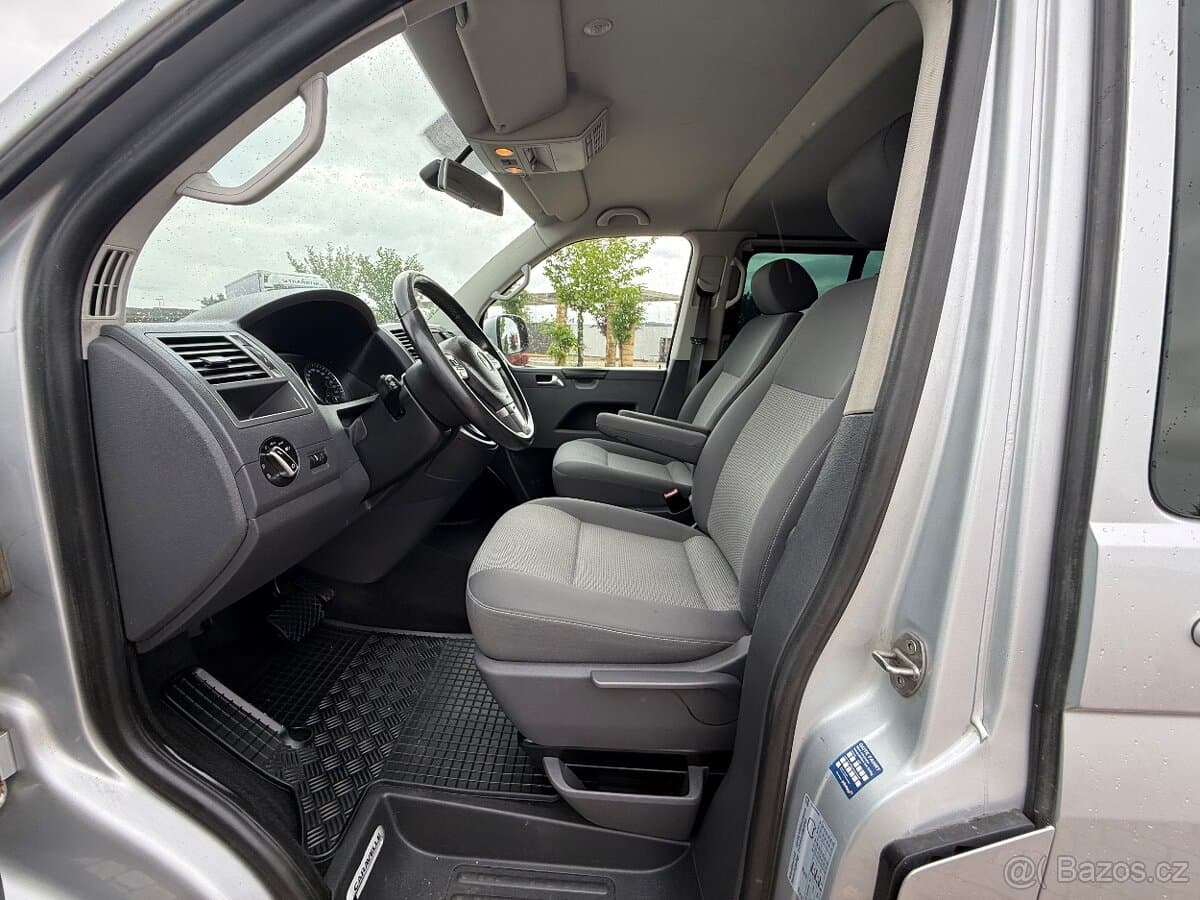 2013 Volkswagen CARAVELLE - 9