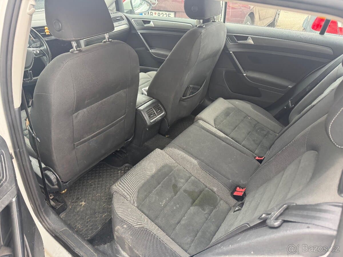 Volkswagen GOLF - 9