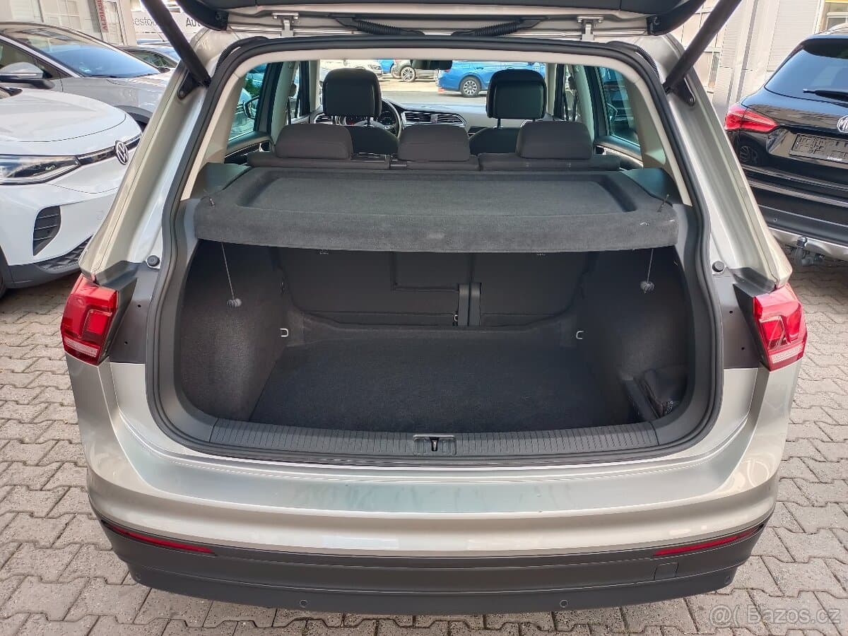 2017 Volkswagen TIGUAN - 9