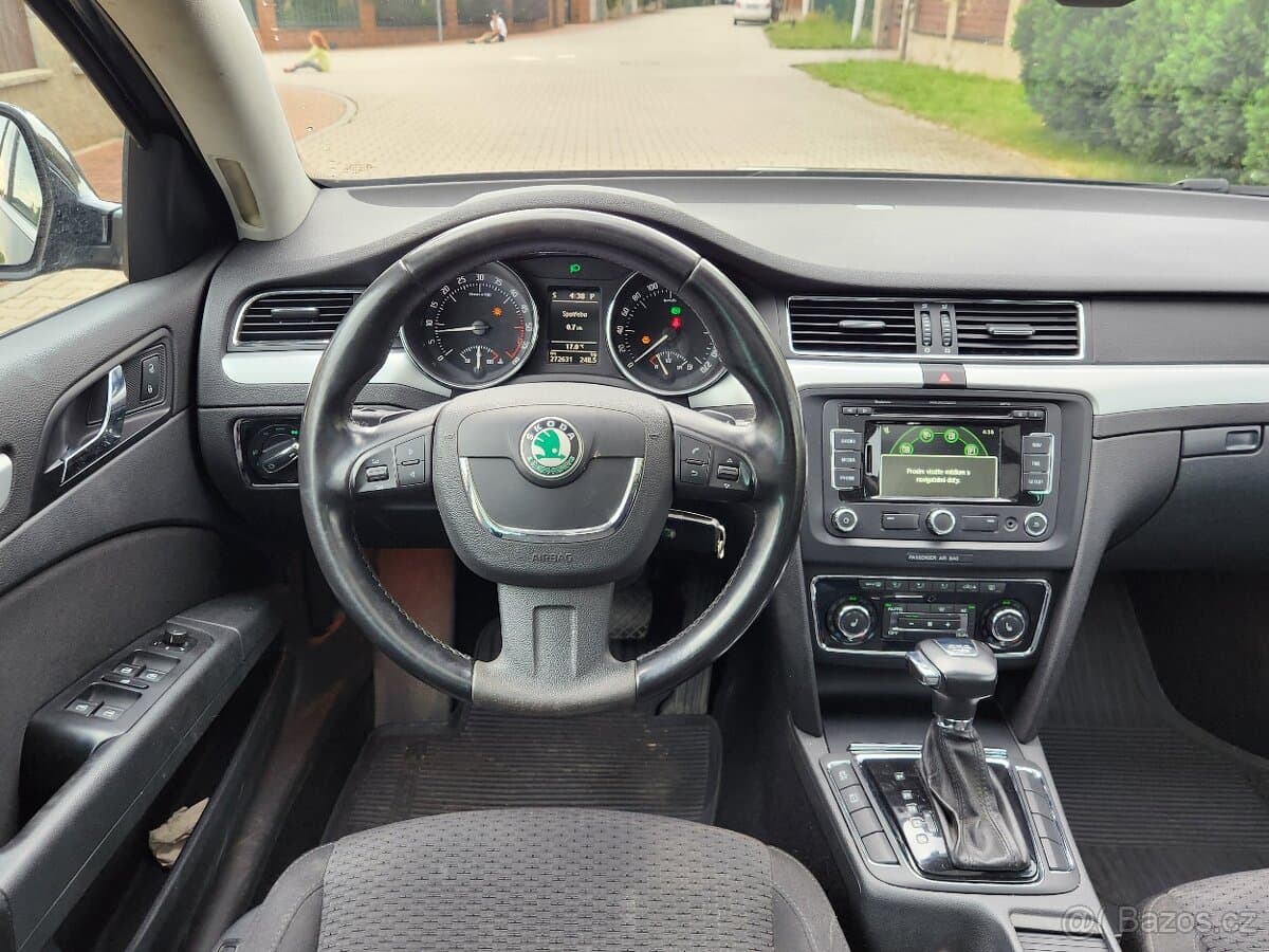 2011 Škoda SUPERB - 9