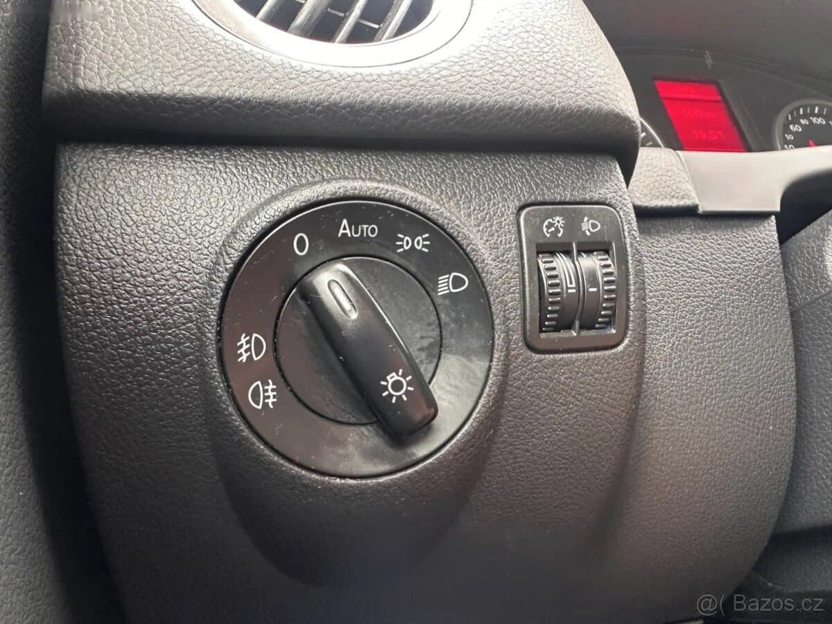 2009 Volkswagen TIGUAN - 9