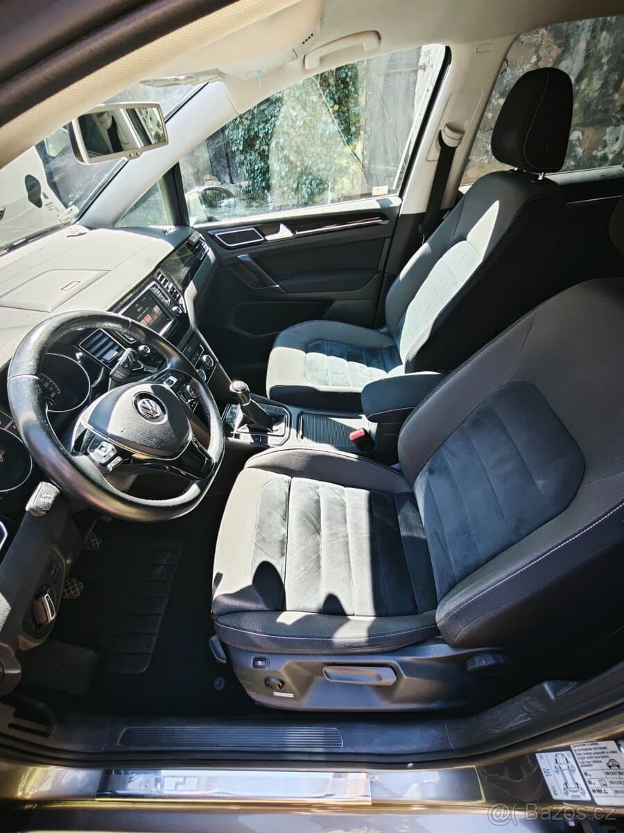2015 Volkswagen GOLF - 9