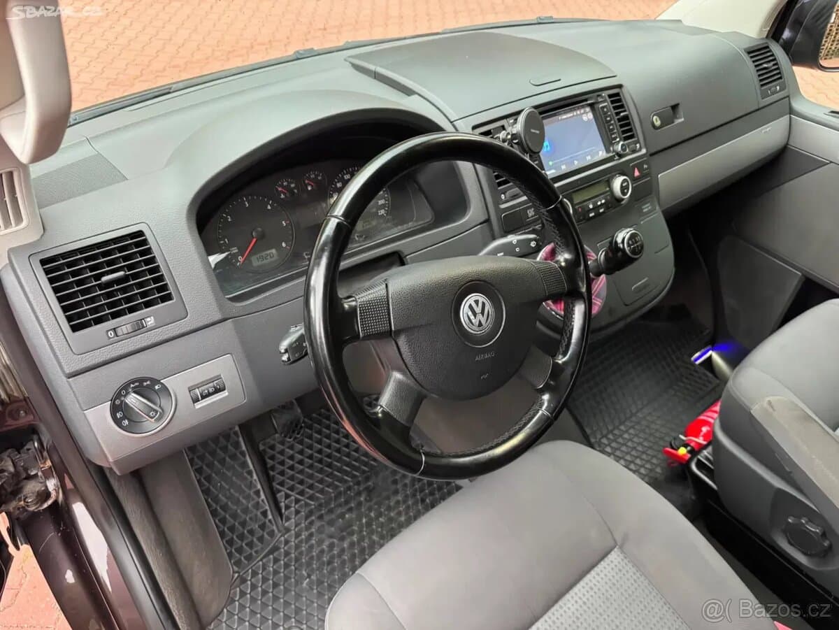 2009 Volkswagen MULTIVAN - 9