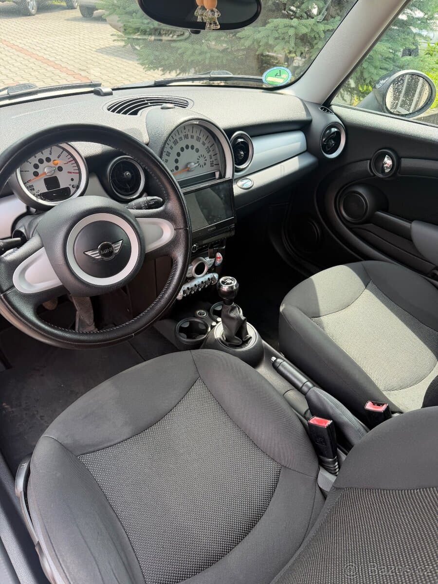 2010 Mini COOPER - 9