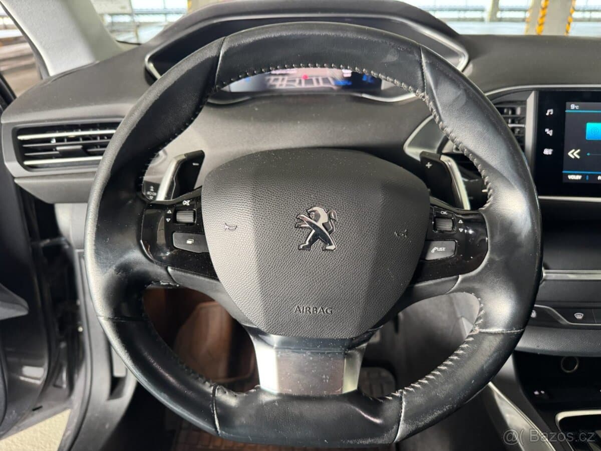 2019 Peugeot 308 - 9
