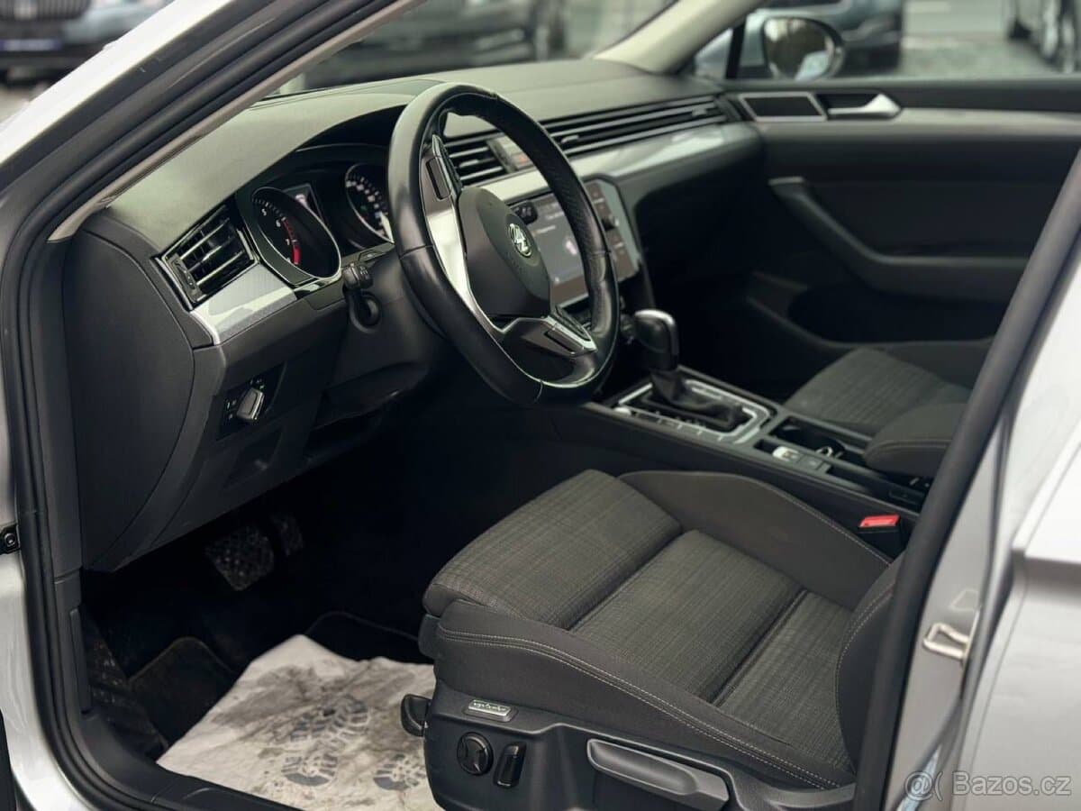 2020 Volkswagen PASSAT - 9