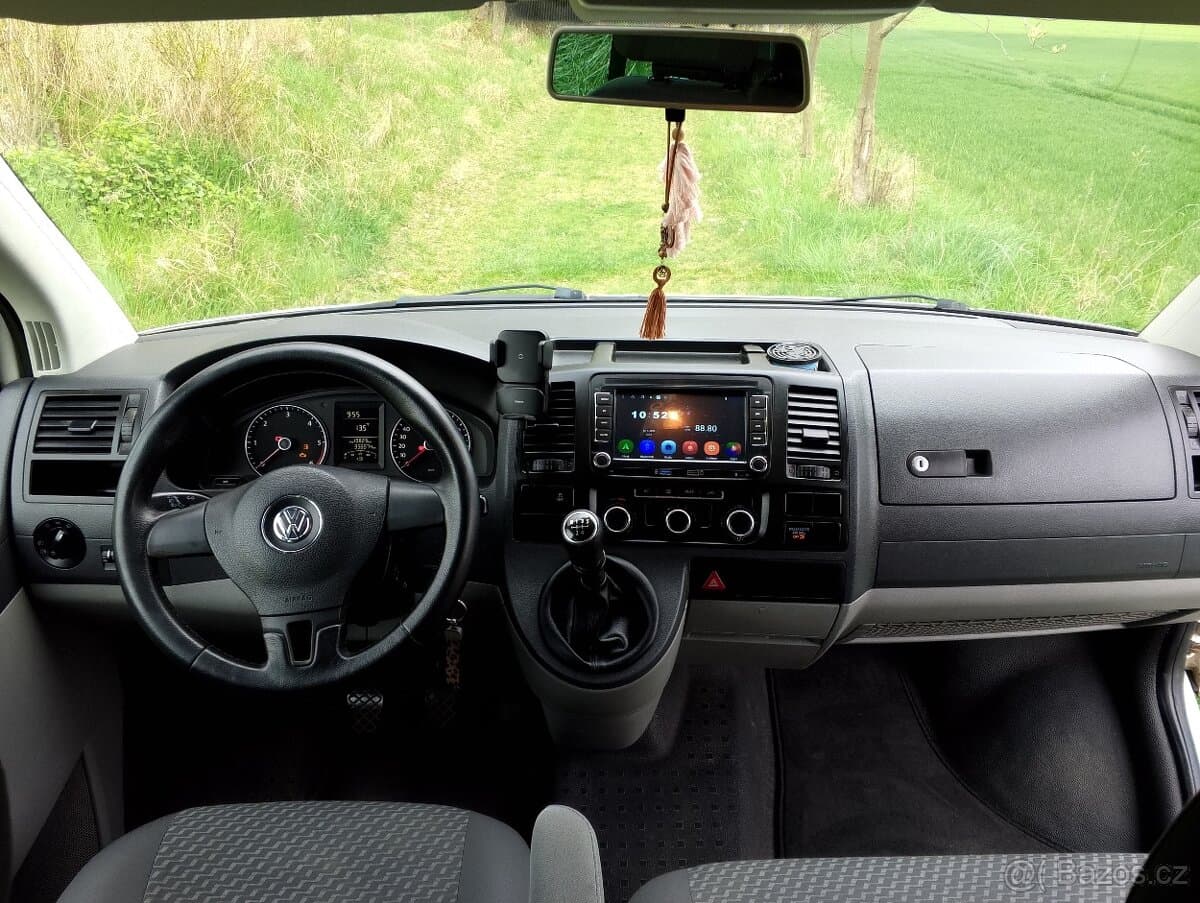 2010 Volkswagen CARAVELLE - 9