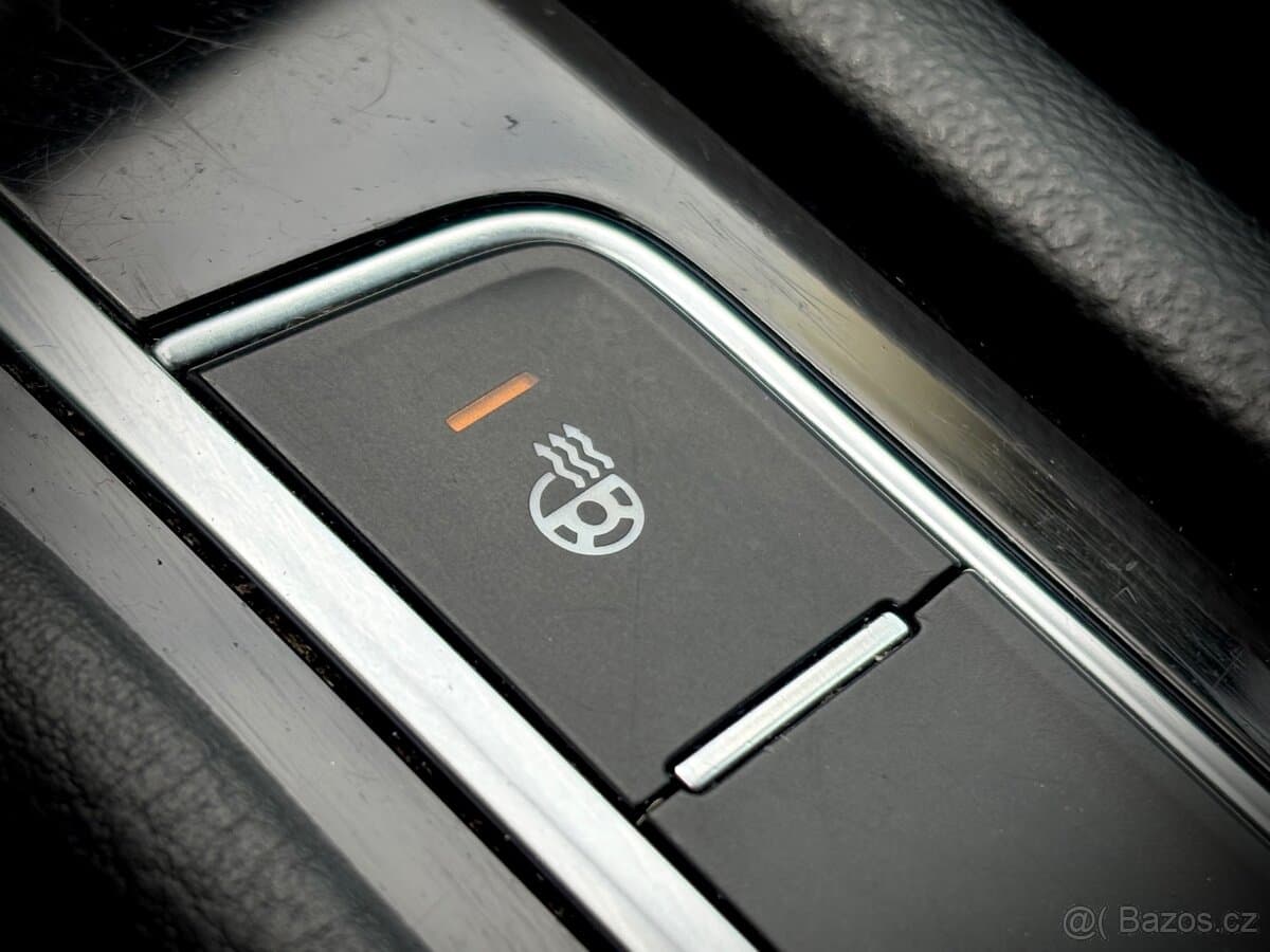 2017 Volkswagen PASSAT - 9