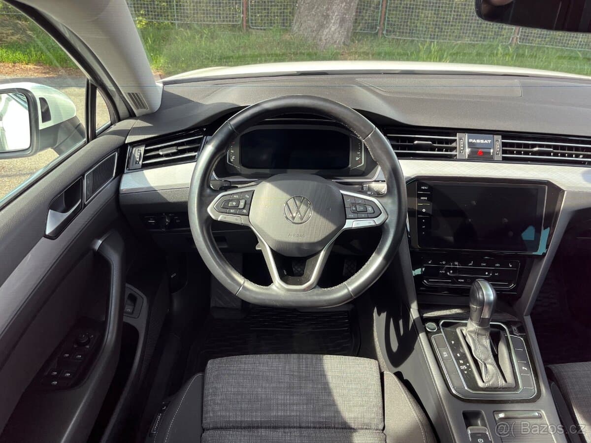 2020 Volkswagen PASSAT - 9