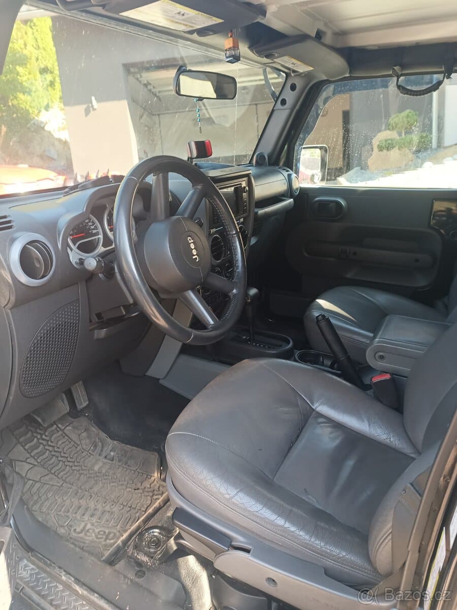2010 Jeep WRANGLER - 9