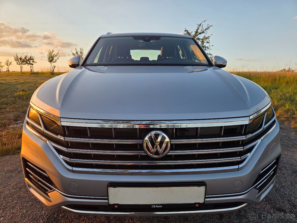 2018 Volkswagen TOUAREG - 9