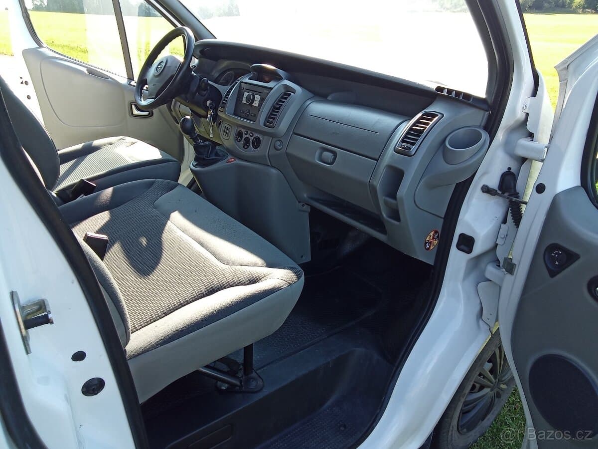 2009 Opel VIVARO - 9