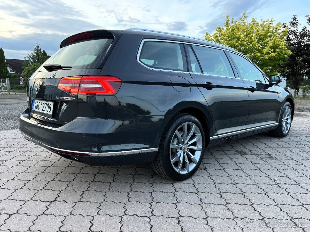 2015 Volkswagen PASSAT - 9
