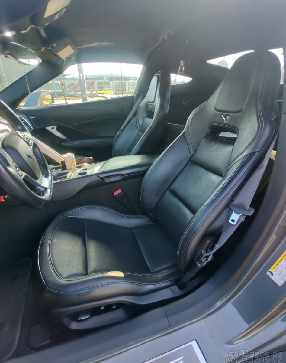 2016 Chevrolet CORVETTE - 9