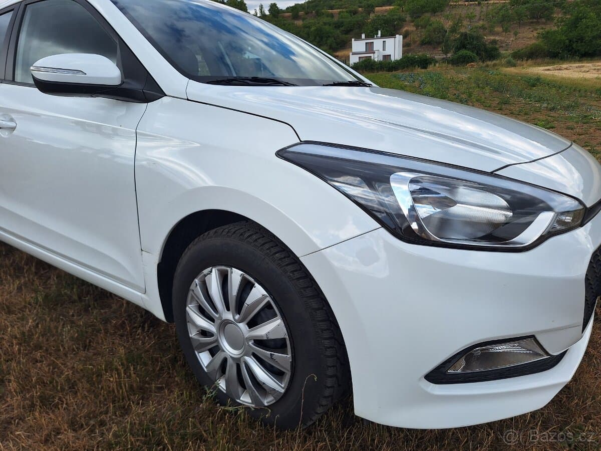 2017 Hyundai i20 - 9