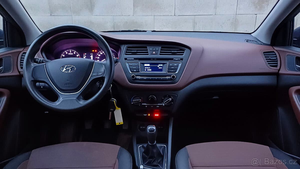 2015 Hyundai i20 - 9