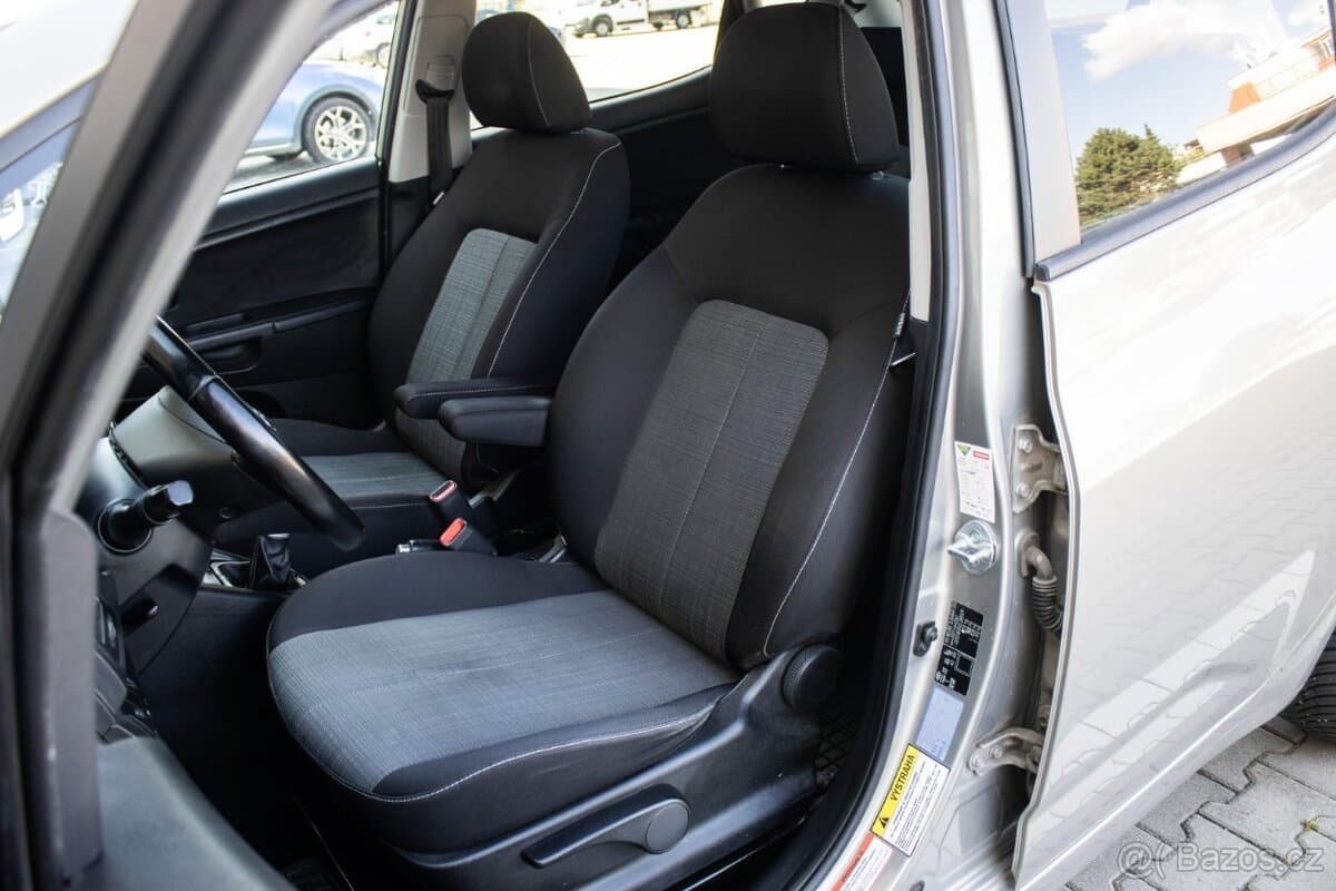 2015 Kia VENGA - 9