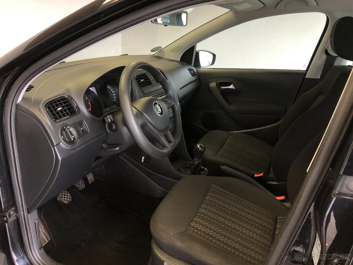 2017 Volkswagen POLO - 9