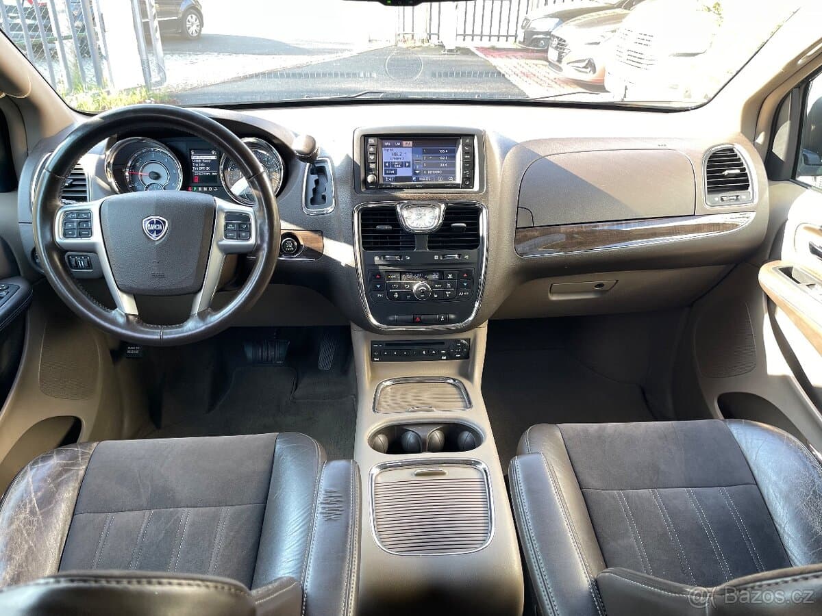 2013 Lancia VOYAGER - 9