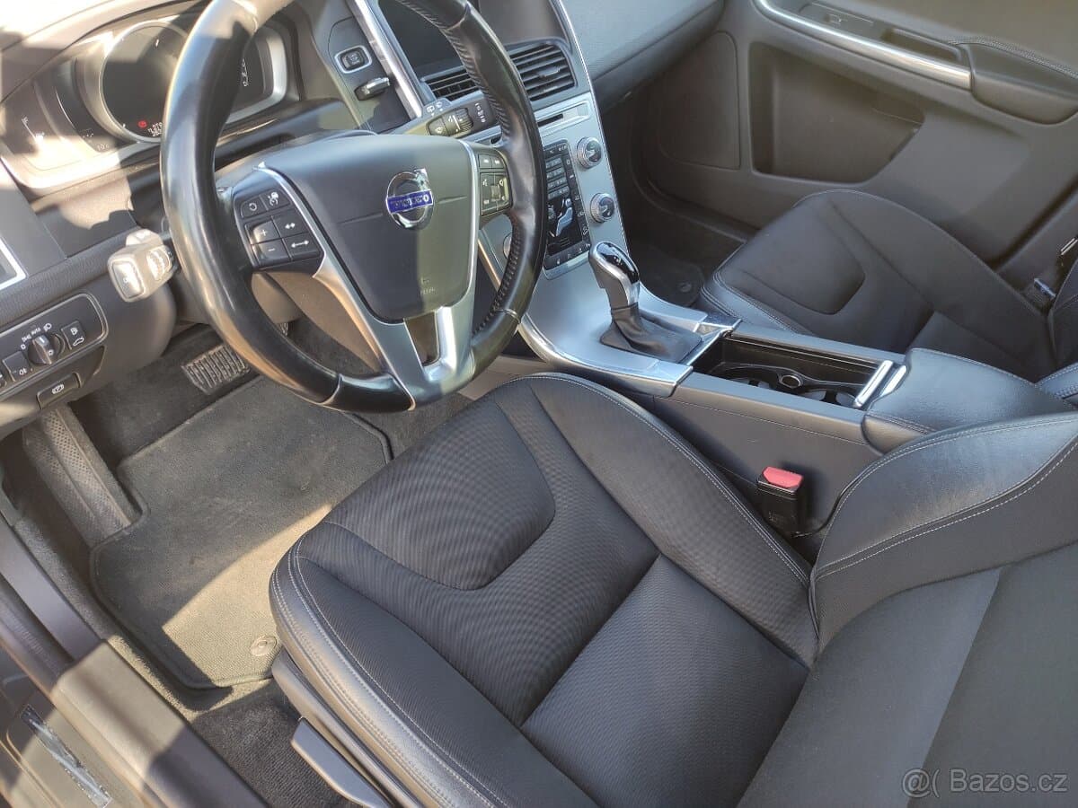 2017 Volvo XC60 - 9