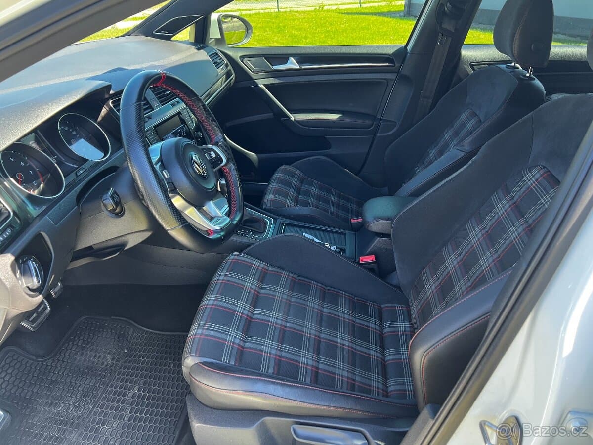 2014 Volkswagen GOLF - 9