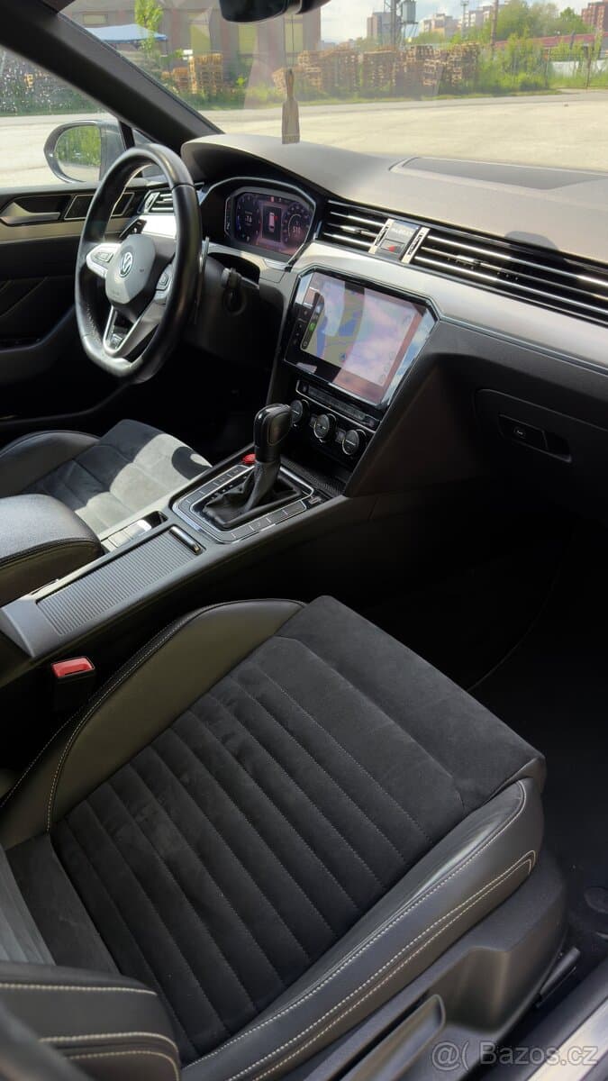 2020 Volkswagen PASSAT - 9