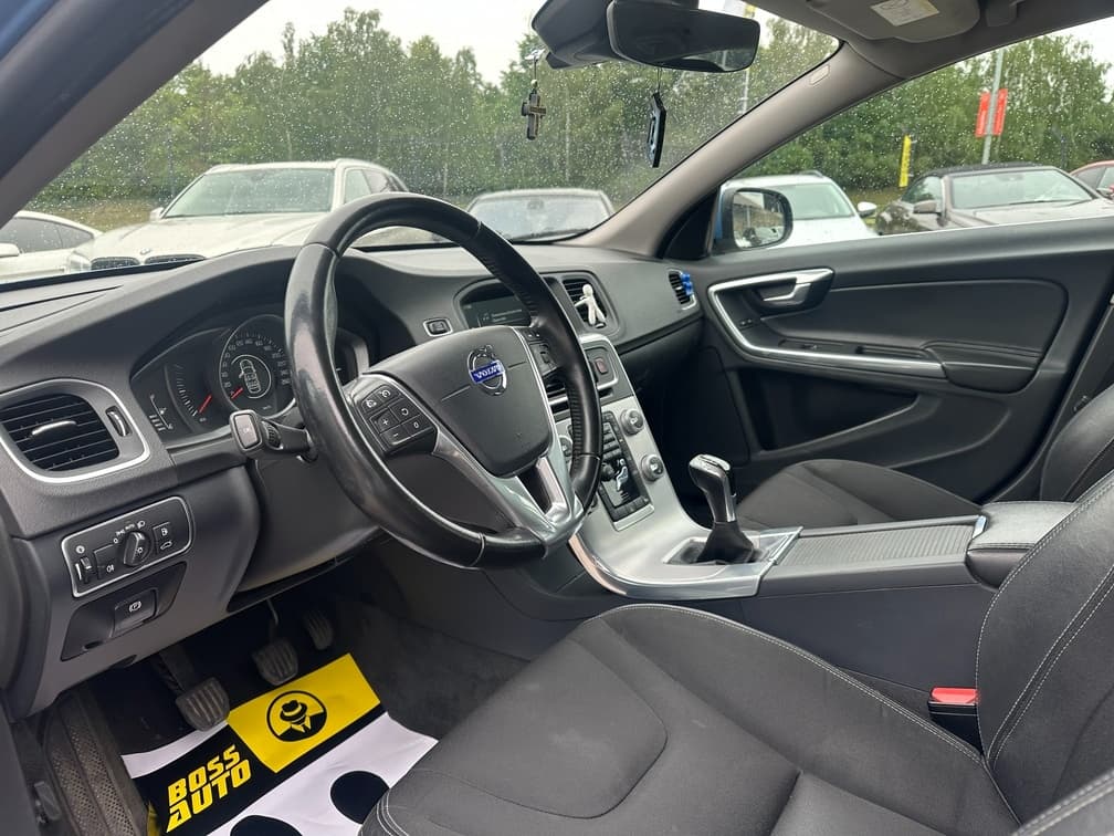 2016 Volvo V60 - 9