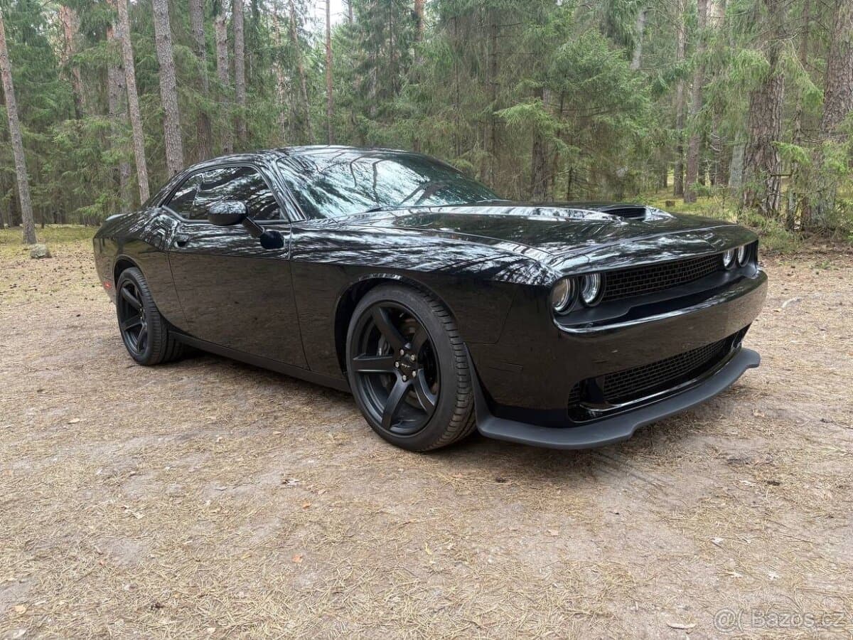 2017 Dodge CHALLENGER - 9