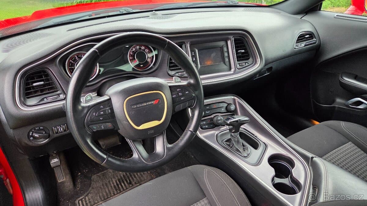 2015 Dodge CHALLENGER - 9