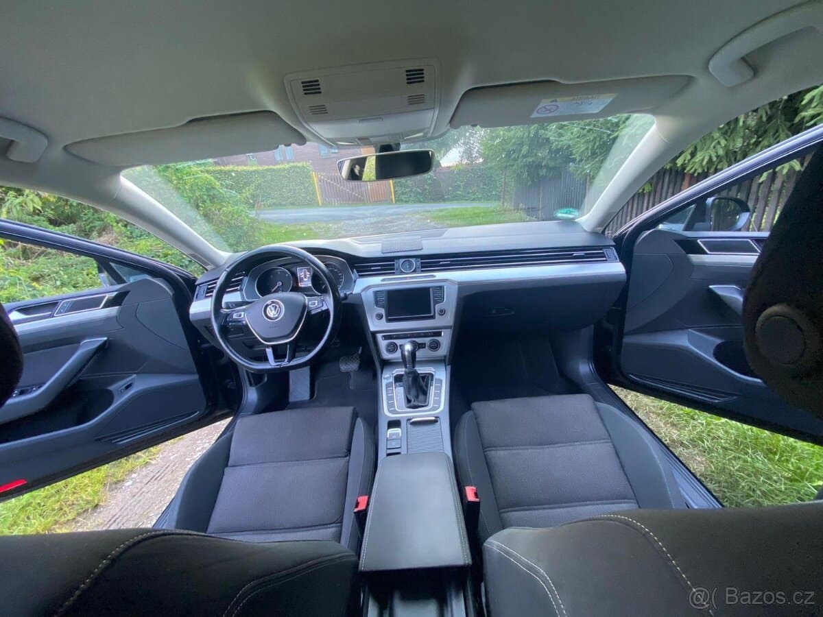 2015 Volkswagen PASSAT - 9