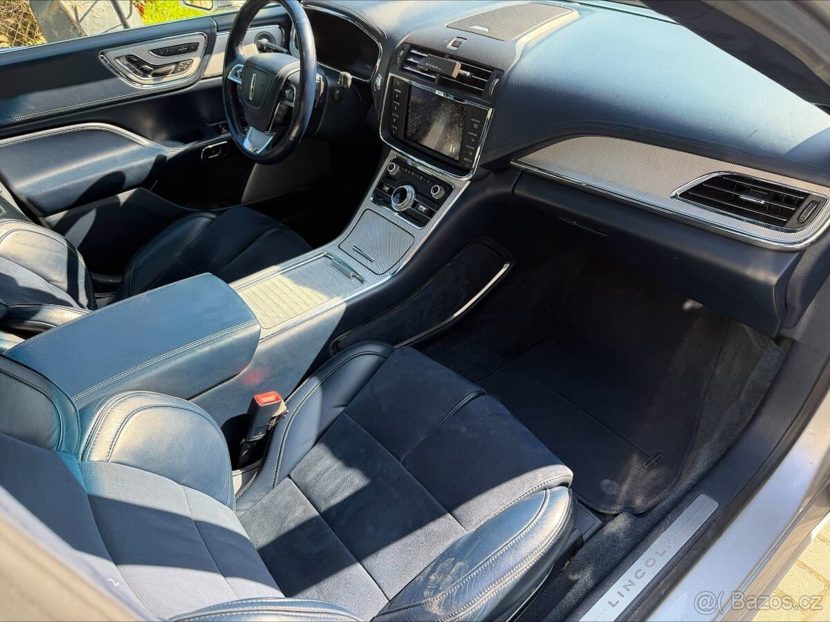 2017 Lincoln CONTINENTAL - 9