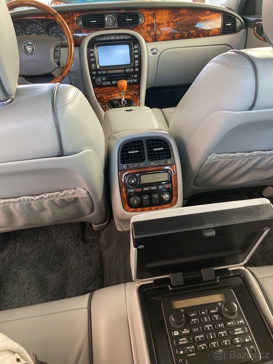 2005 Jaguar XJ - 9
