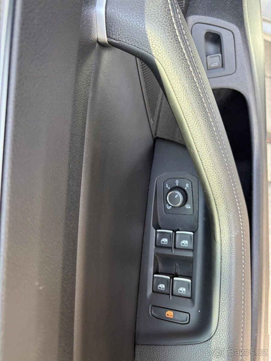 2018 Volkswagen PASSAT - 9