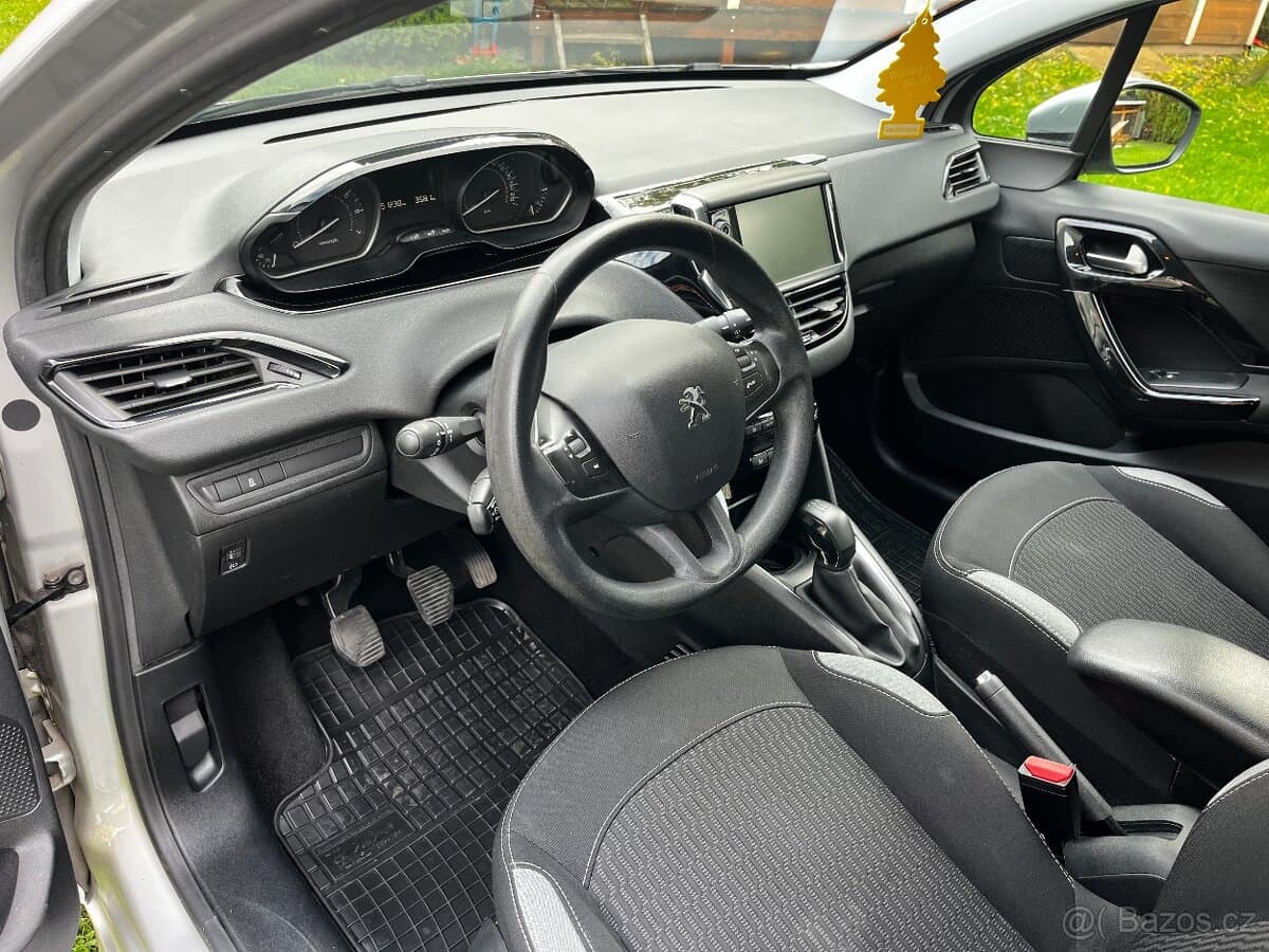 2016 Peugeot 208 - 9