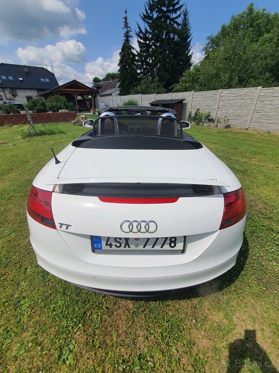 2011 Audi TT - 9