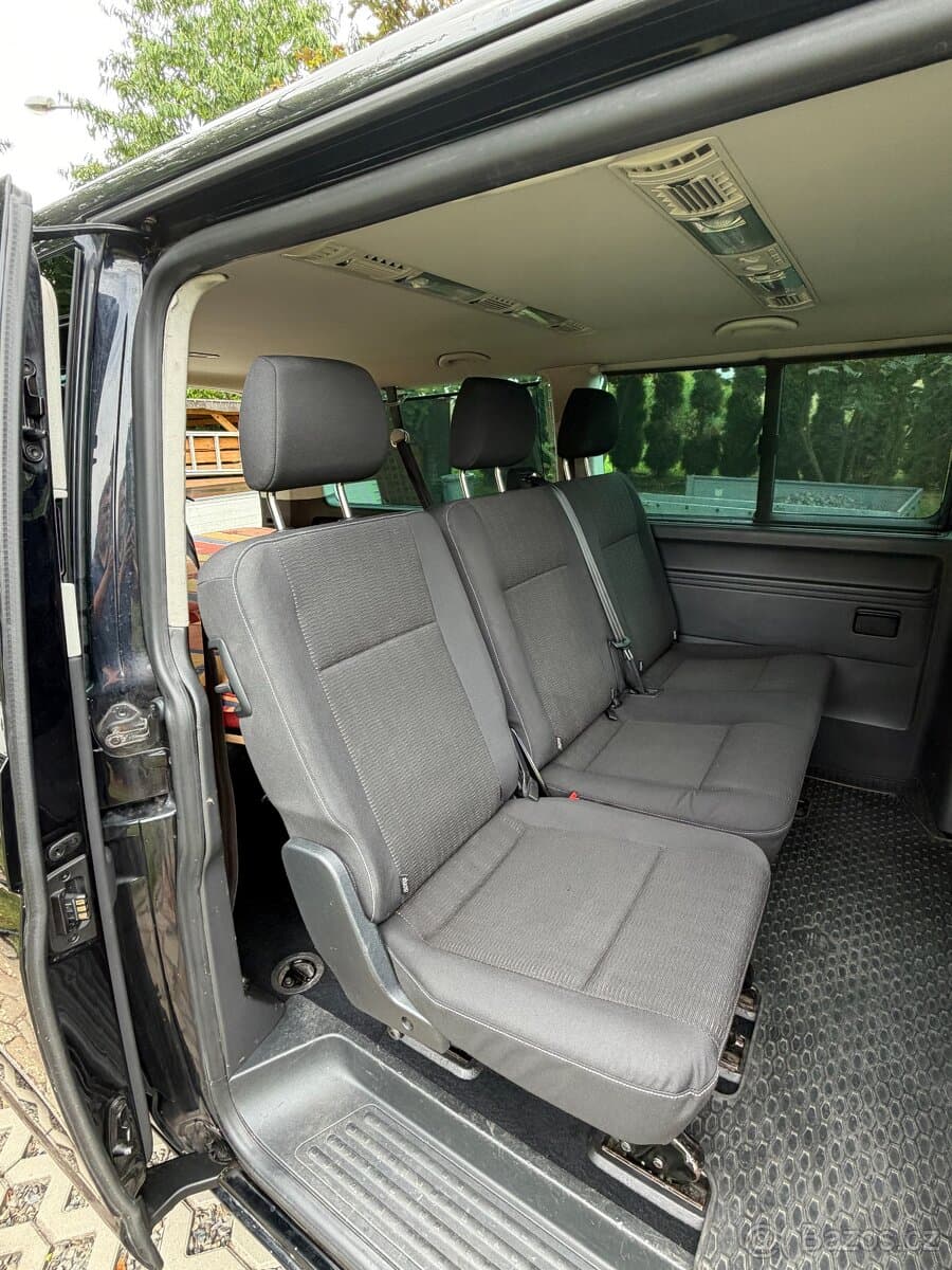 2011 Volkswagen CARAVELLE - 9