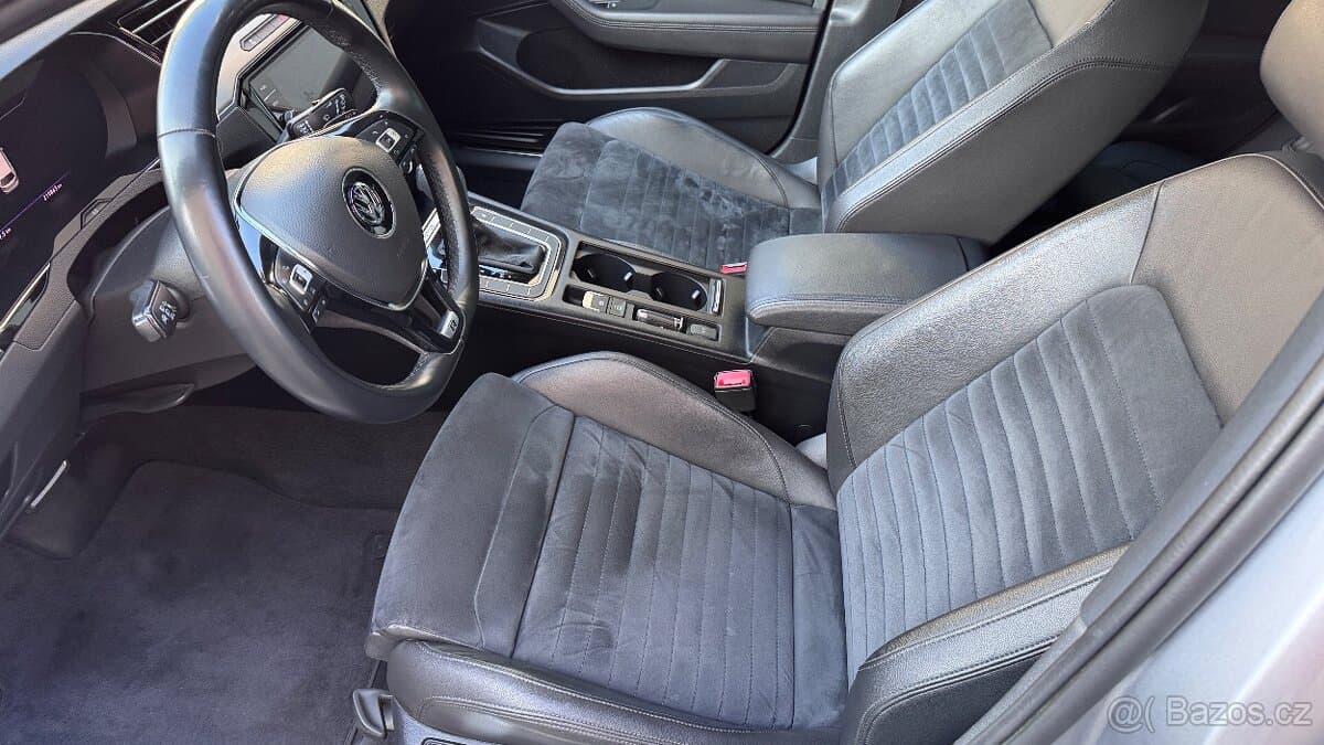 2018 Volkswagen PASSAT - 9
