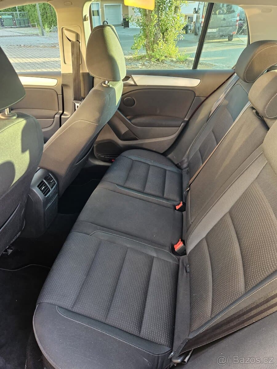 2010 Volkswagen GOLF - 9
