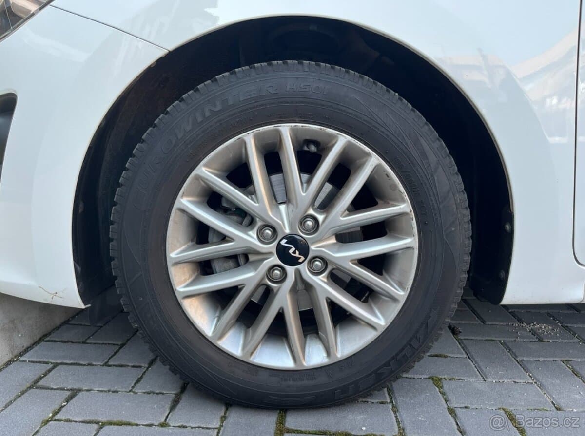 2021 Kia RIO - 9
