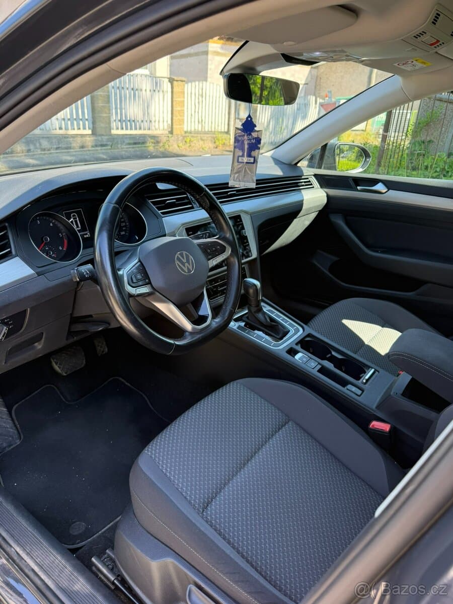 2020 Volkswagen PASSAT - 9