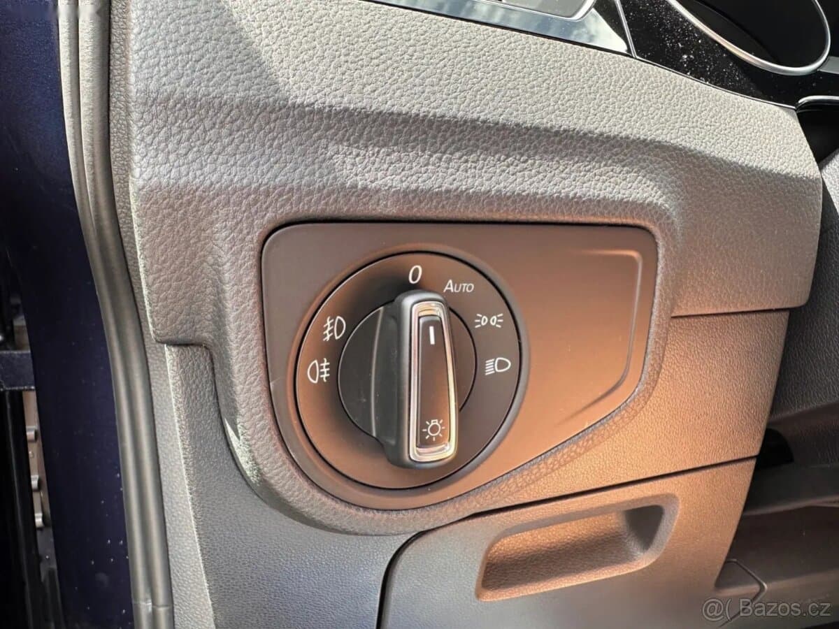 2015 Volkswagen GOLF - 9