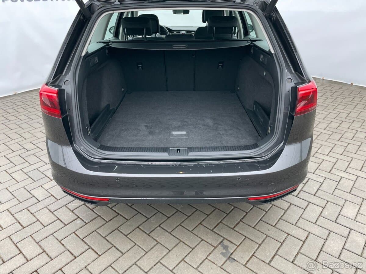 2021 Volkswagen PASSAT - 9