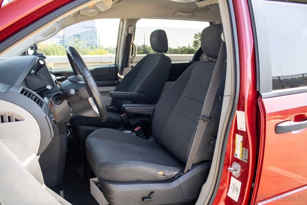2009 Chrysler VOYAGER - 9