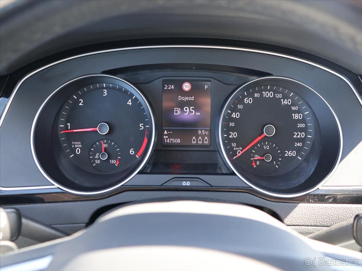 2022 Volkswagen PASSAT - 9