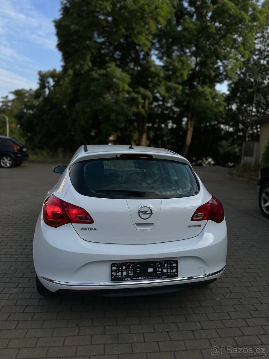 2013 Opel ASTRA - 9