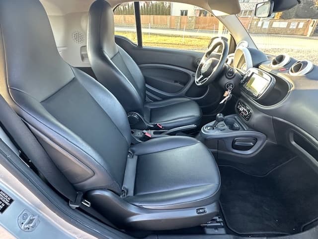 2020 Smart FORTWO - 9