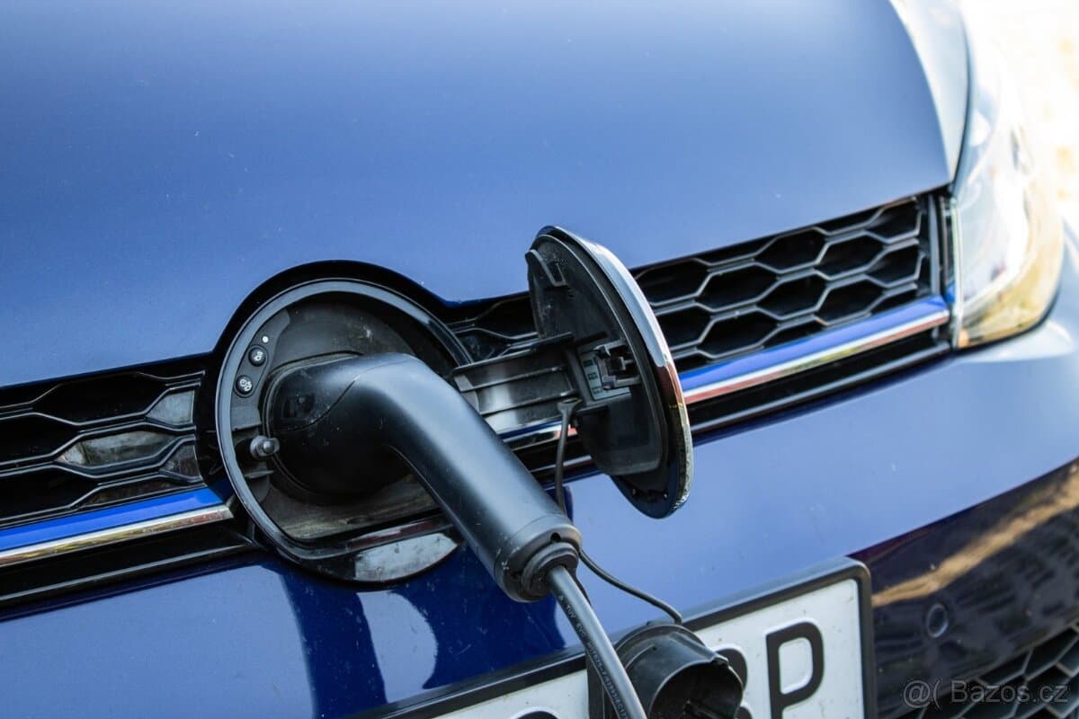 2018 Volkswagen GOLF - 9